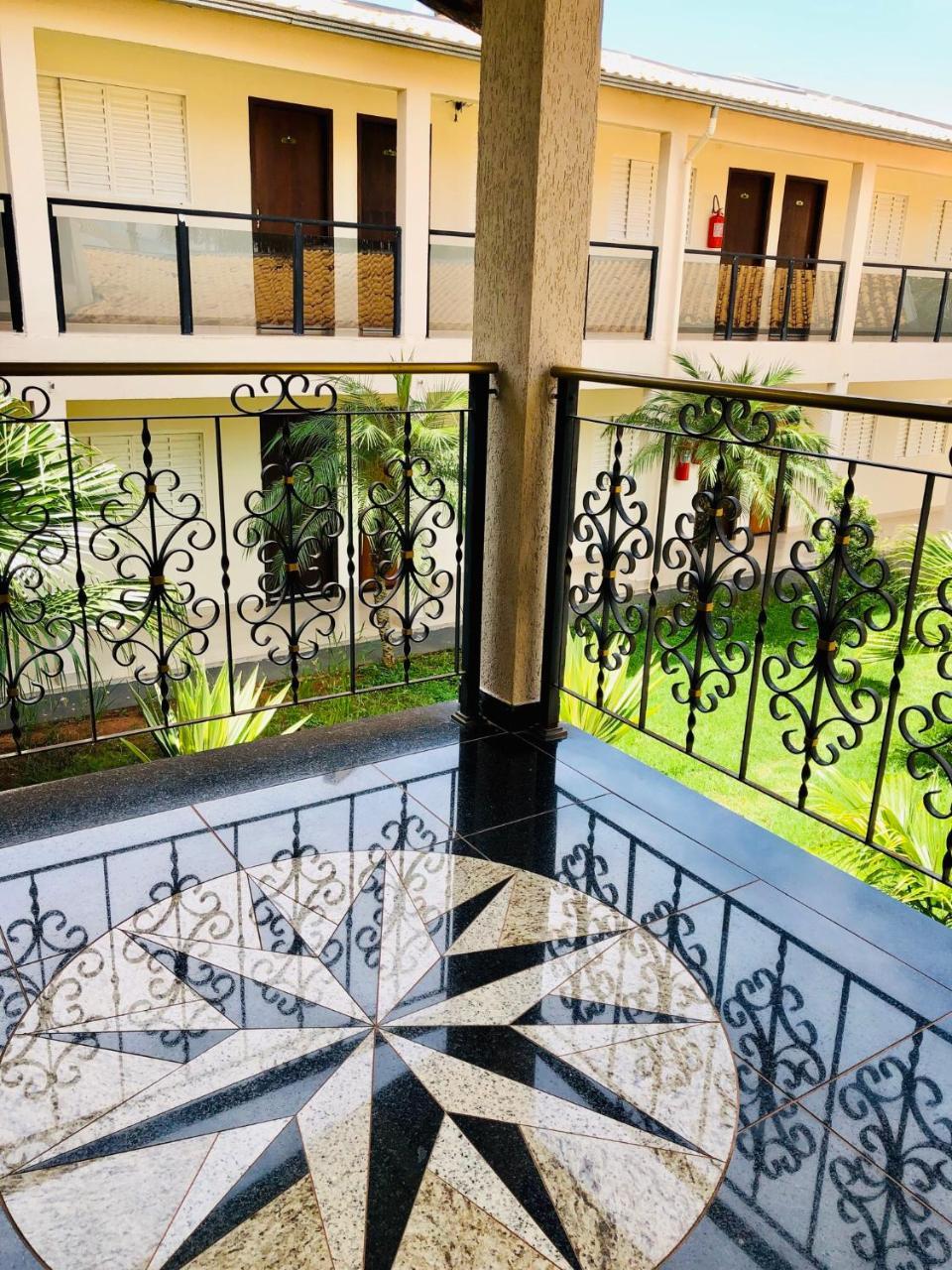 Porto Verde Hotel Линс Екстериор снимка